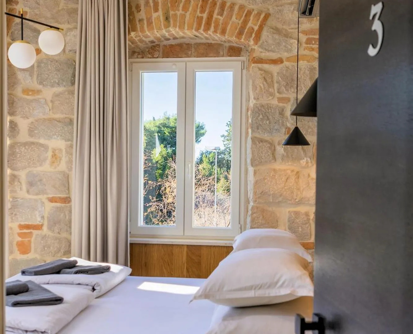 East Coast Deluxe Rooms Split