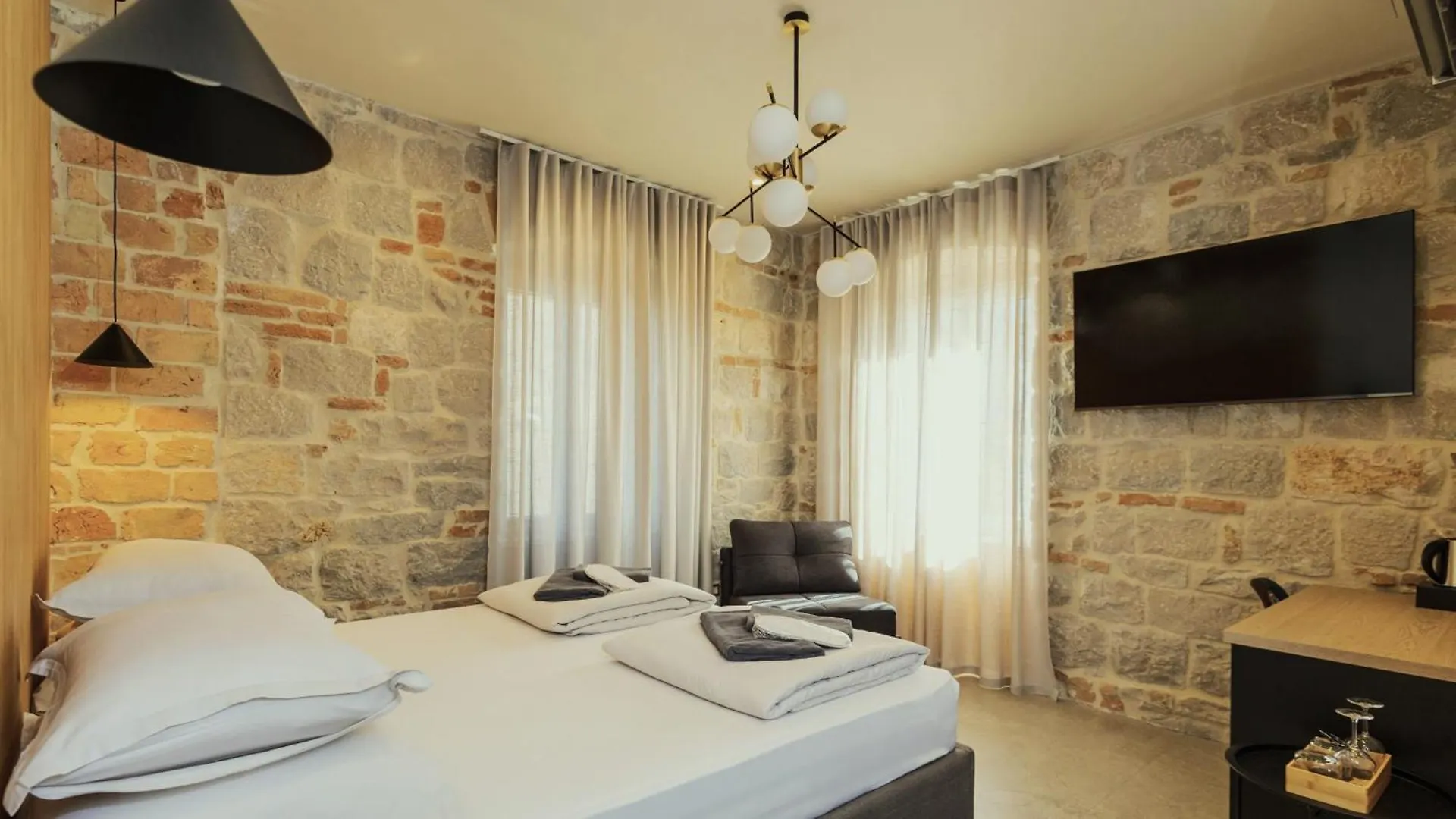 East Coast Deluxe Rooms Split