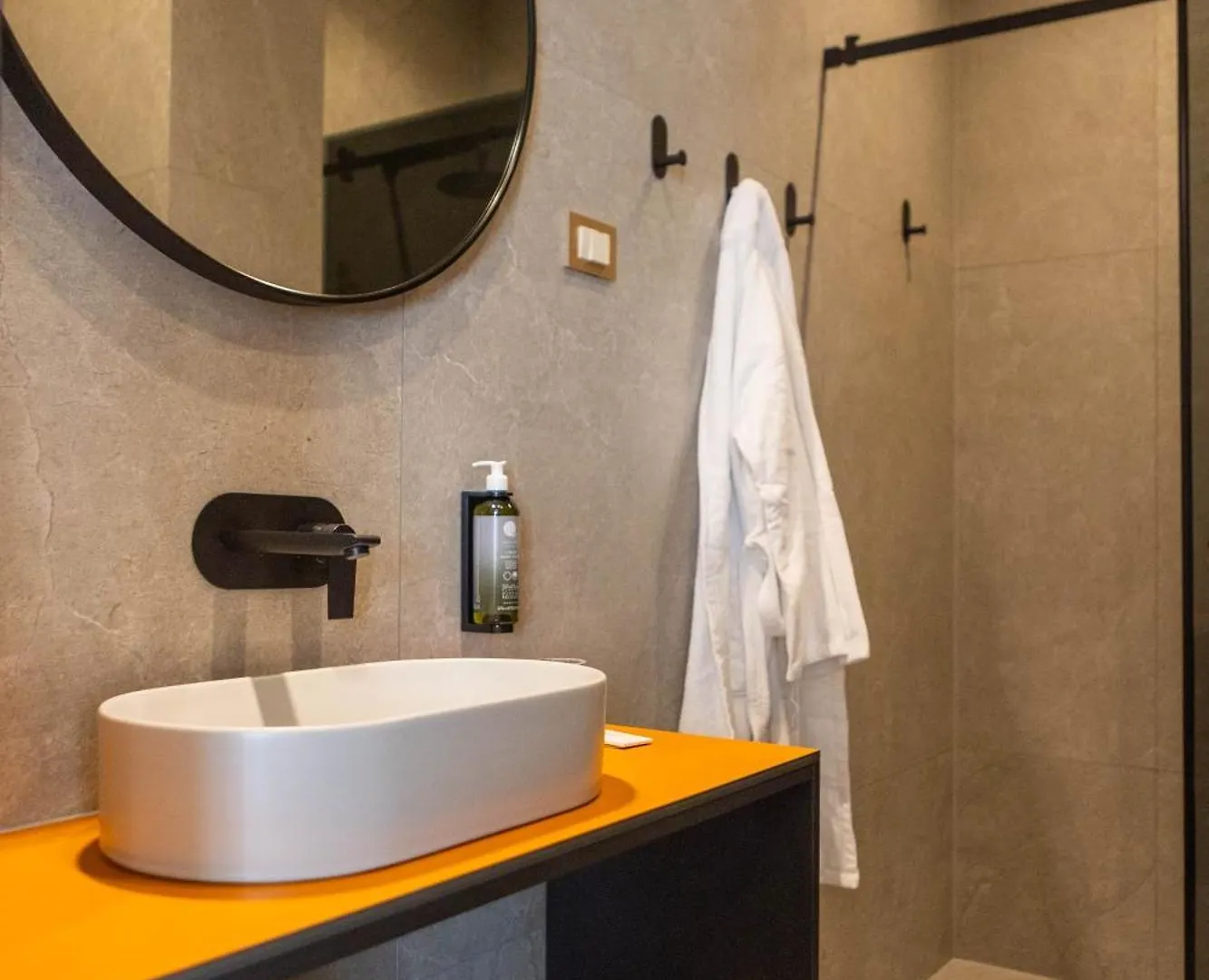 East Coast Deluxe Rooms Split