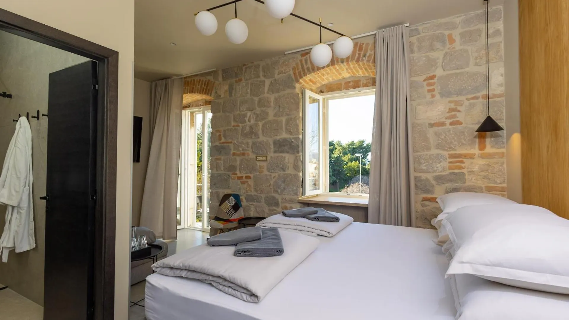 East Coast Deluxe Rooms Split