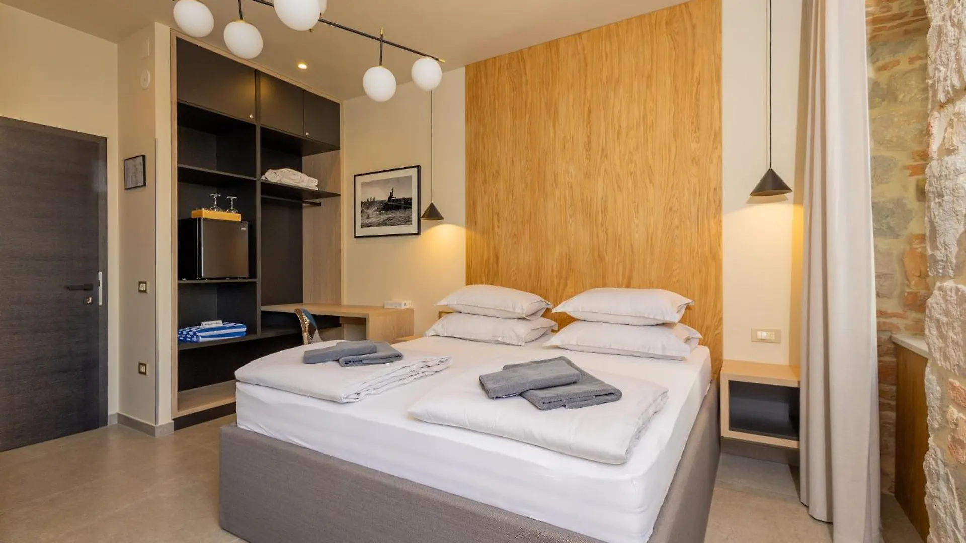 Oda ve Kahvaltı East Coast Deluxe Rooms Split Hırvatistan